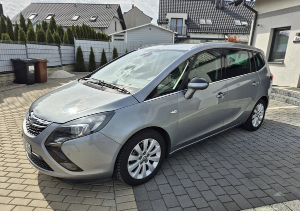 Opel Zafira cena 35500 przebieg: 166000, rok produkcji 2015 z Głogów małe 352